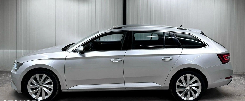 Skoda Superb cena 59900 przebieg: 230000, rok produkcji 2019 z Gliwice małe 742